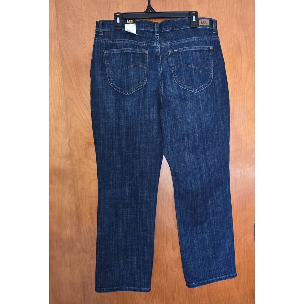 NWT Lee Women's Relaxed Fit Straight Leg Jean Mid Rise 16 Short Bewitched Blue - Picture 4 of 9